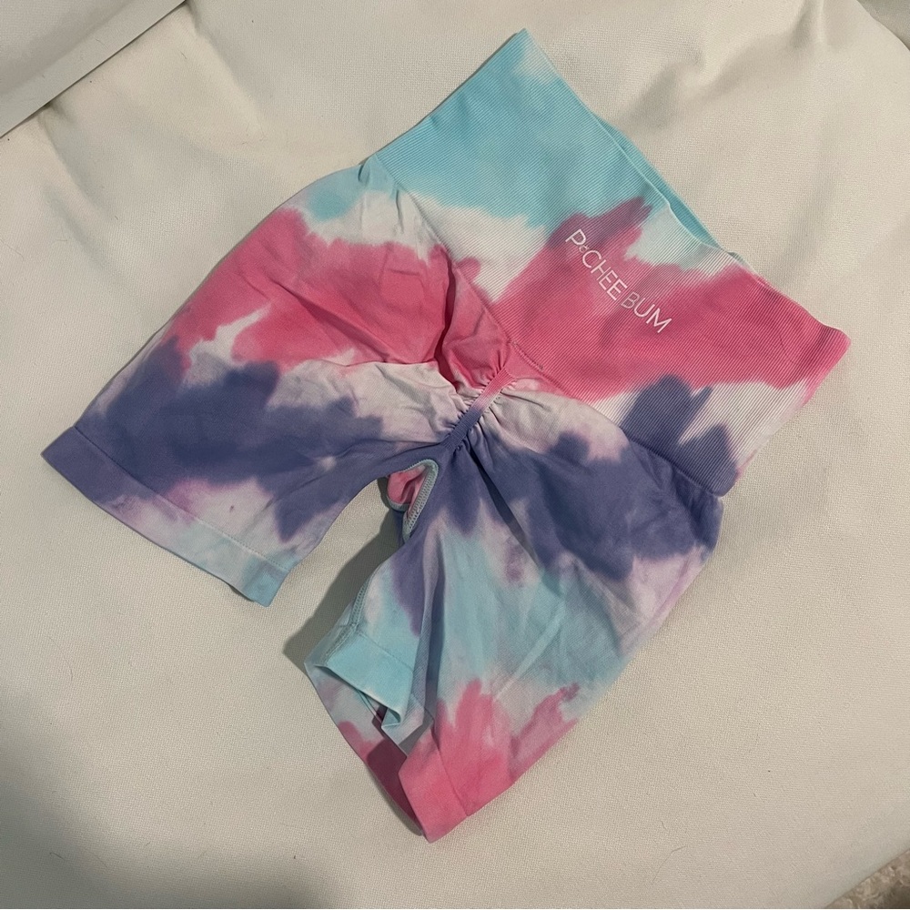 Pchee bum scrunch shorts tie dye